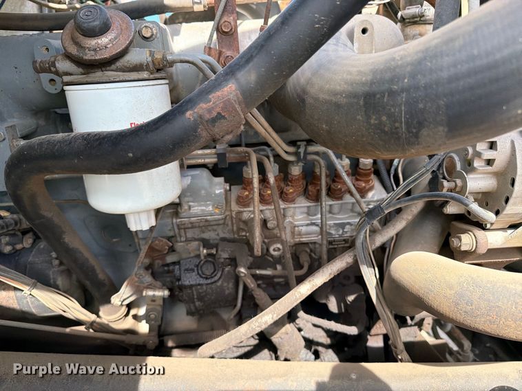image for item FK0226 1991 Ford LT8000 tank truck