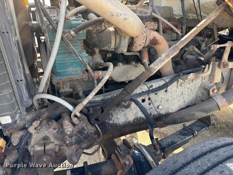 image for item FK0226 1991 Ford LT8000 tank truck