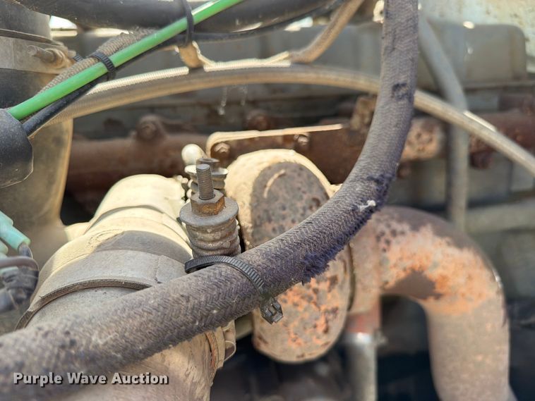 image for item FK0226 1991 Ford LT8000 tank truck