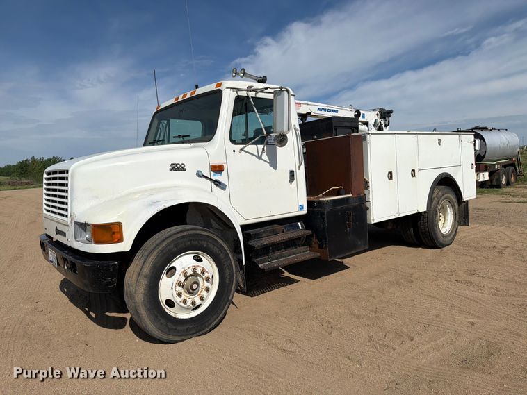image for item FK0229 1998 International 4700 utility / service truck