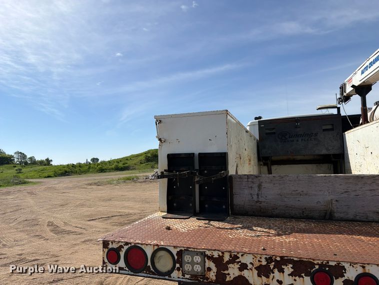 image for item FK0229 1998 International 4700 utility / service truck
