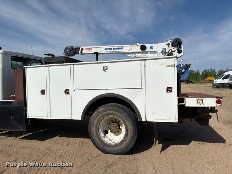image for item FK0229 1998 International 4700 utility / service truck