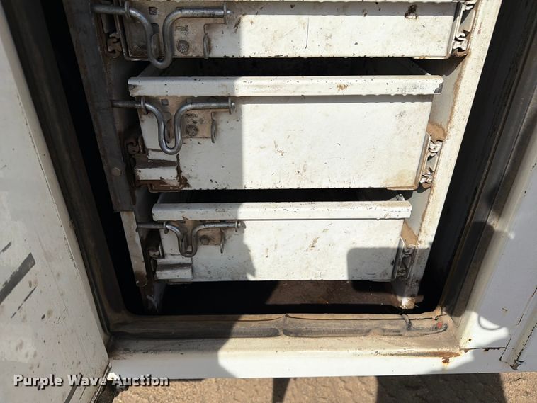 image for item FK0229 1998 International 4700 utility / service truck