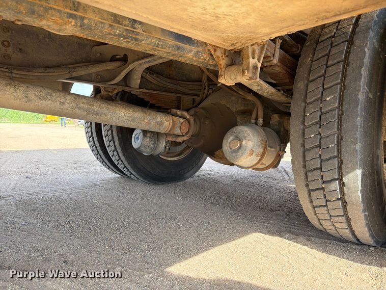 image for item FK0229 1998 International 4700 utility / service truck