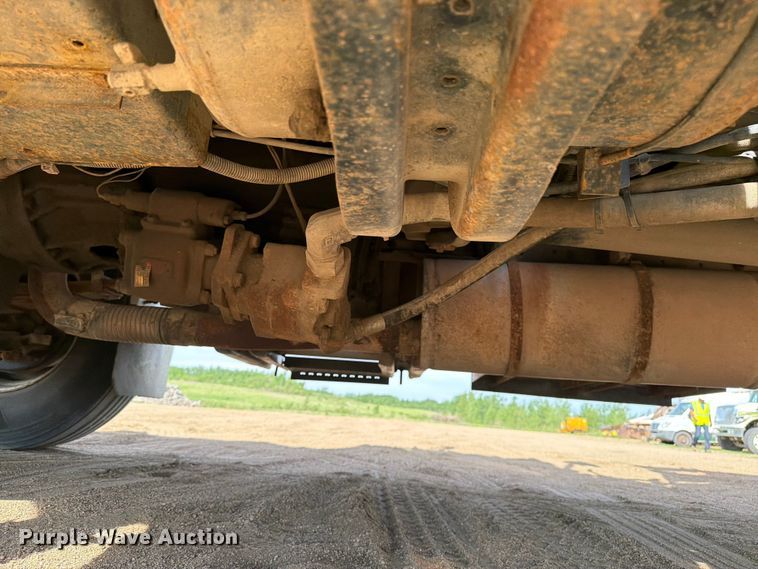 image for item FK0229 1998 International 4700 utility / service truck