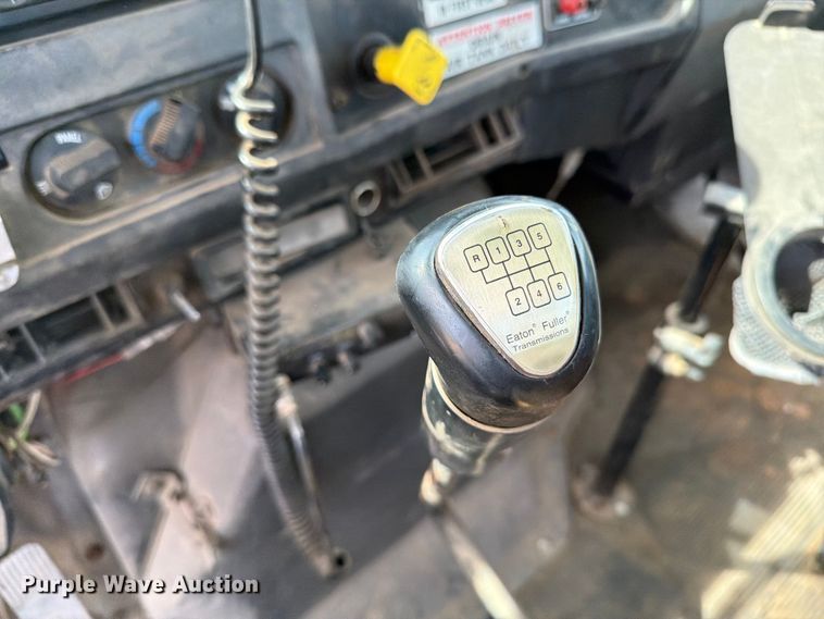 image for item FK0229 1998 International 4700 utility / service truck