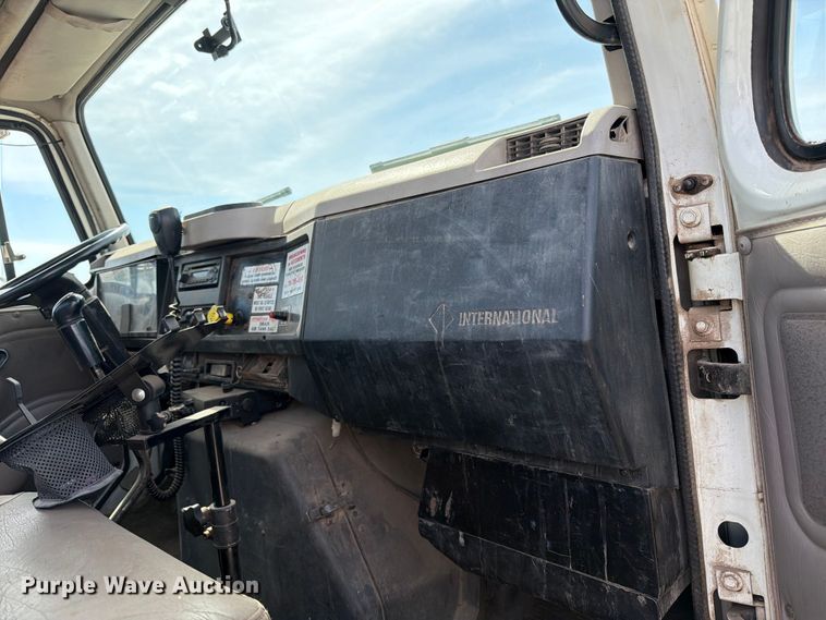 image for item FK0229 1998 International 4700 utility / service truck