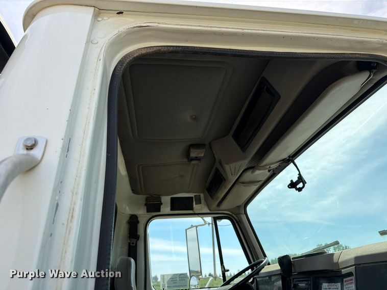 image for item FK0229 1998 International 4700 utility / service truck