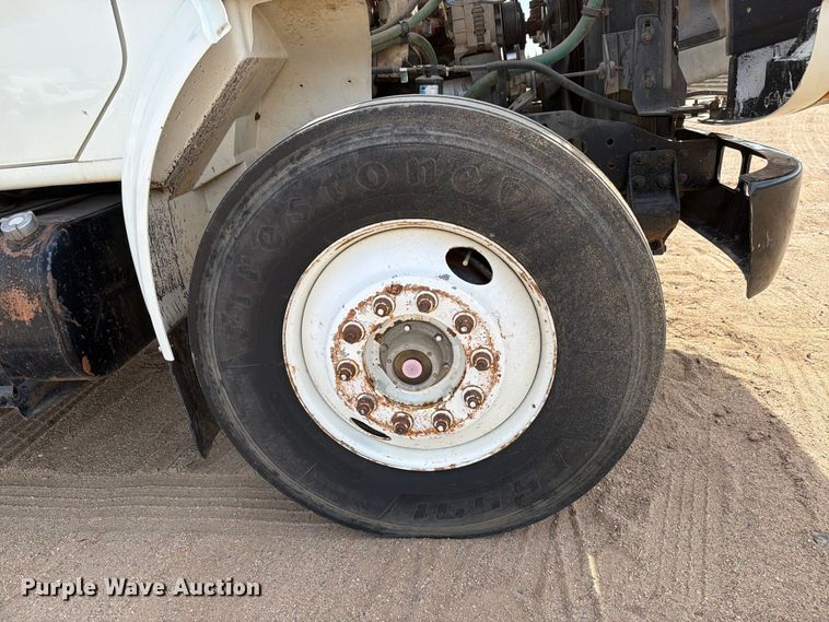 image for item FK0229 1998 International 4700 utility / service truck