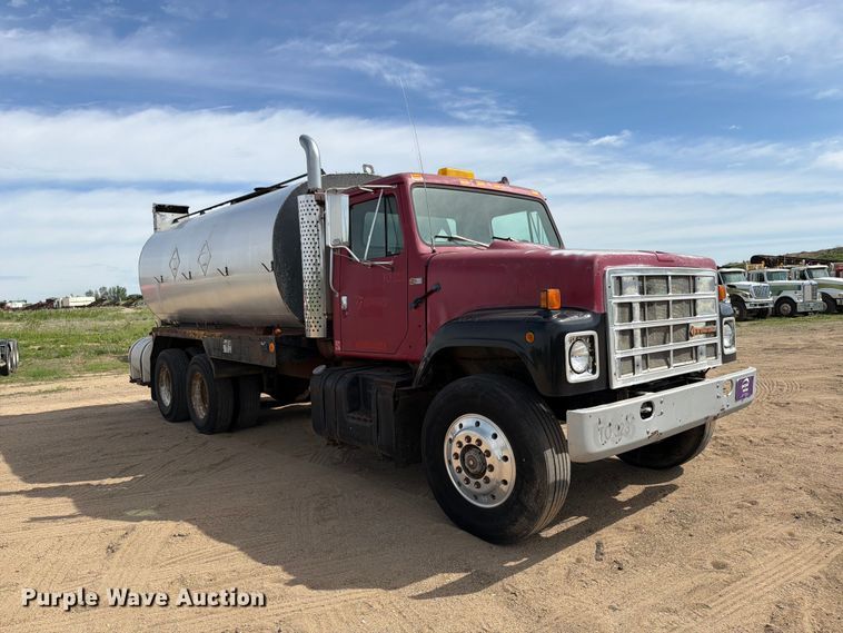 image for item FK0230 1984 International 2575 tank truck