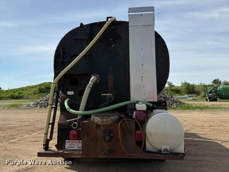 image for item FK0230 1984 International 2575 tank truck