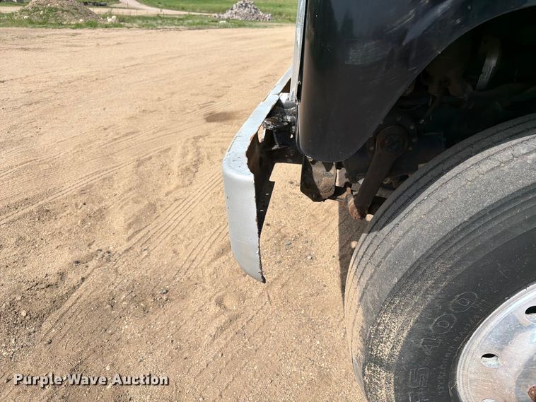 image for item FK0230 1984 International 2575 tank truck