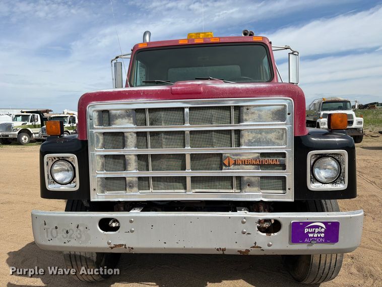 image for item FK0230 1984 International 2575 tank truck