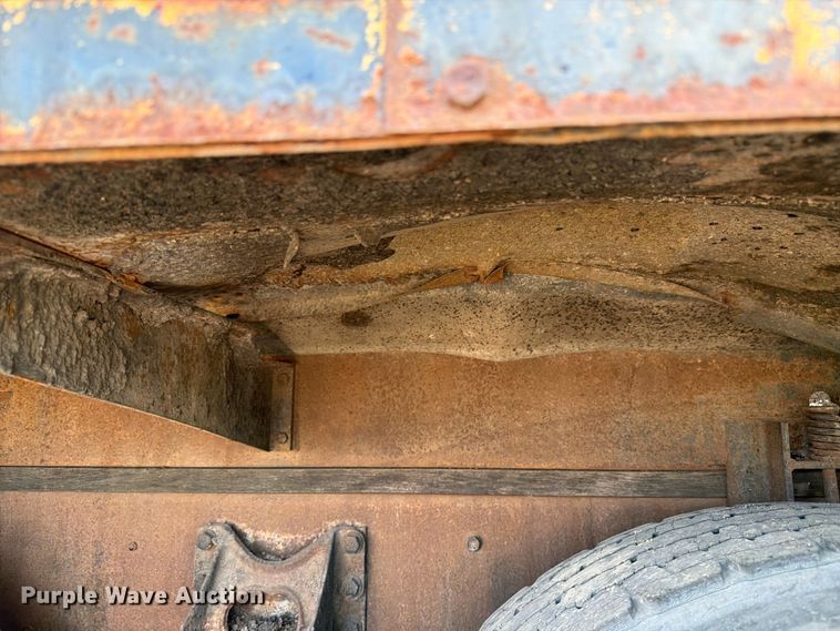 image for item FK0230 1984 International 2575 tank truck