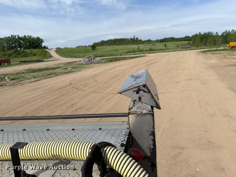 image for item FK0230 1984 International 2575 tank truck