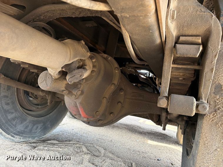 image for item FK0230 1984 International 2575 tank truck