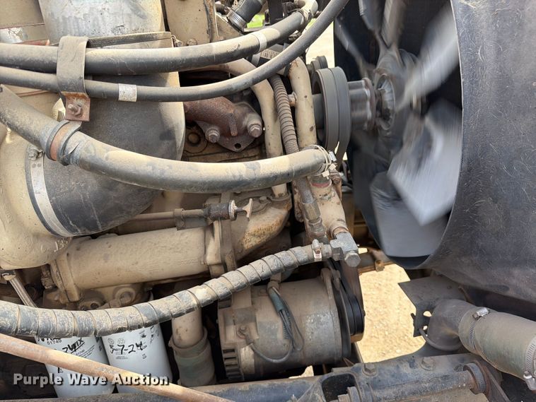 image for item FK0230 1984 International 2575 tank truck