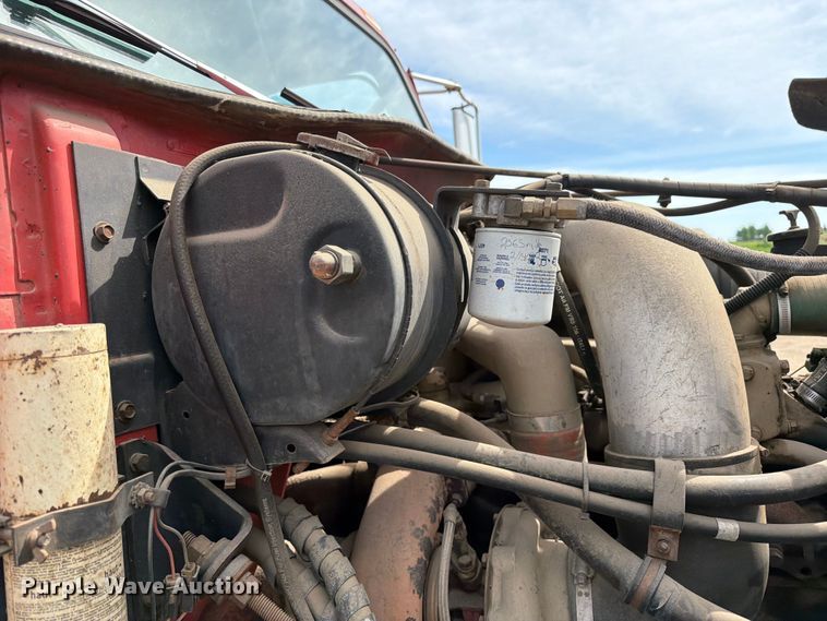 image for item FK0230 1984 International 2575 tank truck