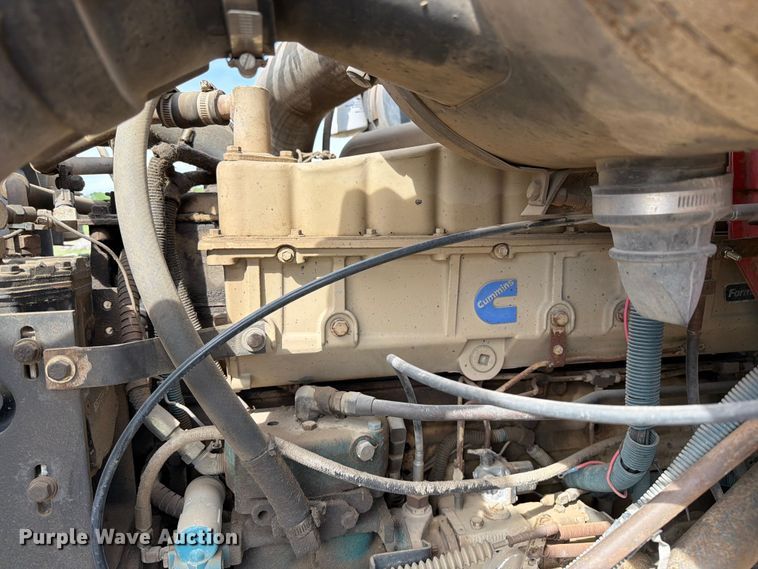 image for item FK0230 1984 International 2575 tank truck