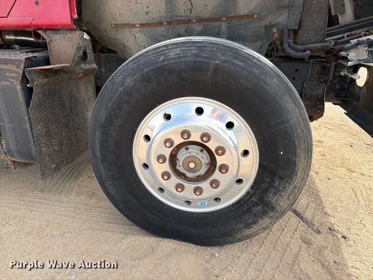 image for item FK0230 1984 International 2575 tank truck