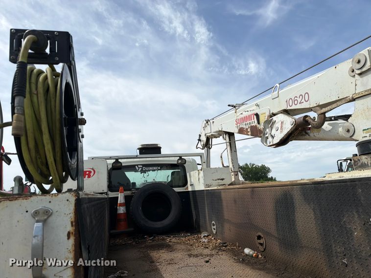 image for item FK0232 2007 International 4200 utility / service truck