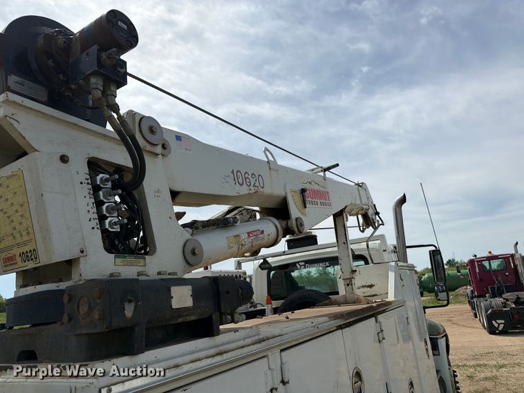 image for item FK0232 2007 International 4200 utility / service truck