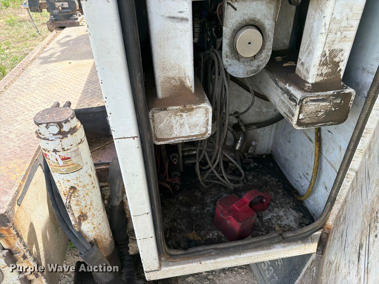 image for item FK0232 2007 International 4200 utility / service truck