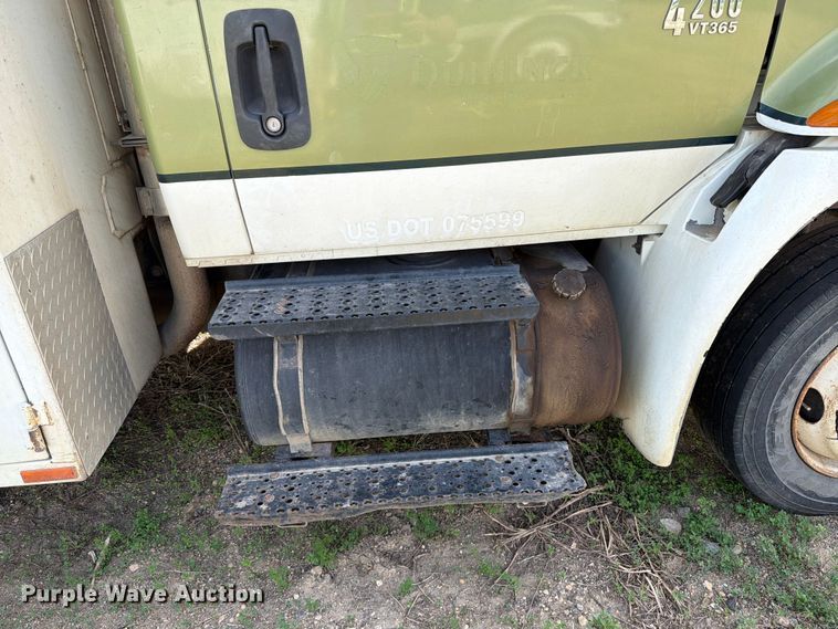 image for item FK0232 2007 International 4200 utility / service truck