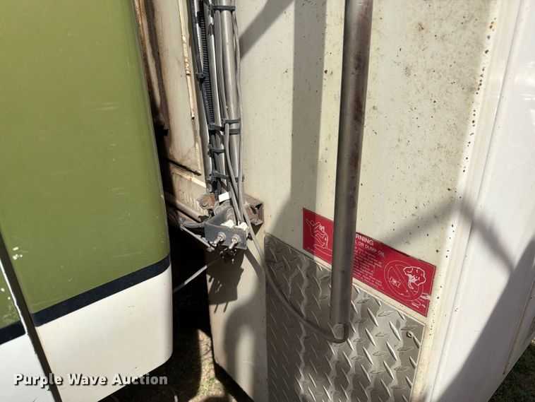 image for item FK0232 2007 International 4200 utility / service truck