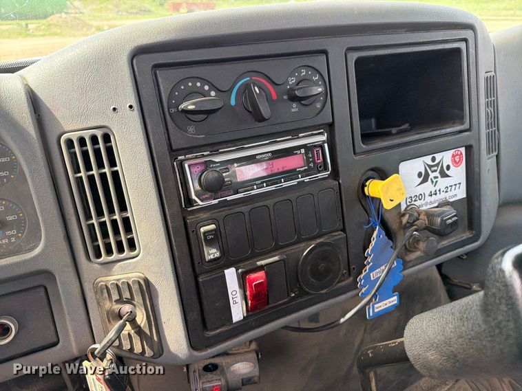 image for item FK0232 2007 International 4200 utility / service truck