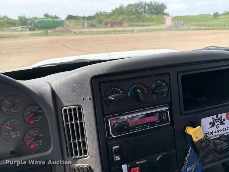 image for item FK0232 2007 International 4200 utility / service truck