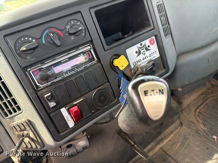 image for item FK0232 2007 International 4200 utility / service truck