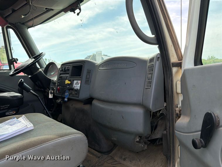 image for item FK0232 2007 International 4200 utility / service truck