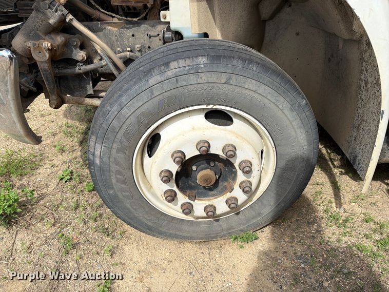 image for item FK0232 2007 International 4200 utility / service truck