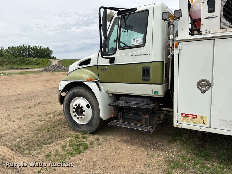 image for item FK0234 2007 International 4200 utility / service truck
