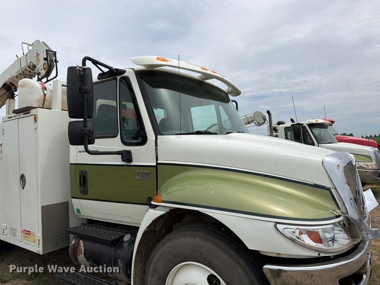 image for item FK0234 2007 International 4200 utility / service truck