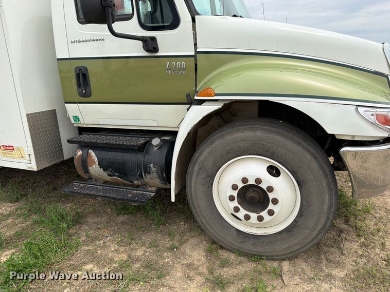 image for item FK0234 2007 International 4200 utility / service truck