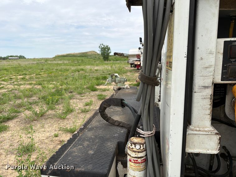 image for item FK0234 2007 International 4200 utility / service truck