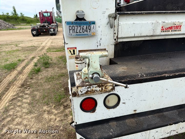 image for item FK0234 2007 International 4200 utility / service truck