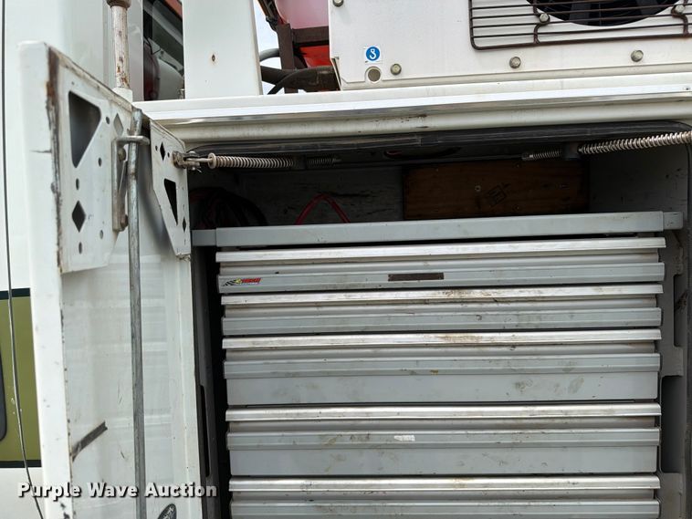 image for item FK0234 2007 International 4200 utility / service truck