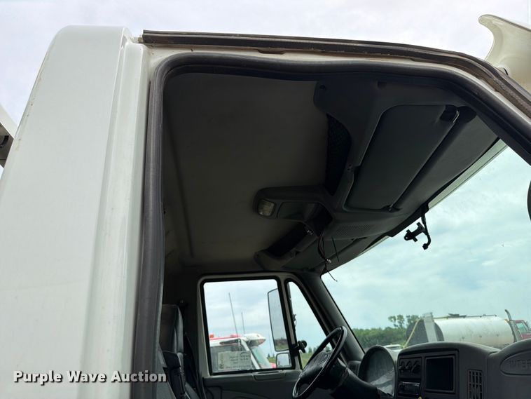 image for item FK0234 2007 International 4200 utility / service truck