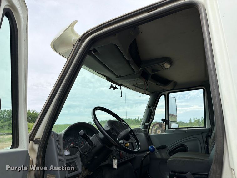 image for item FK0234 2007 International 4200 utility / service truck
