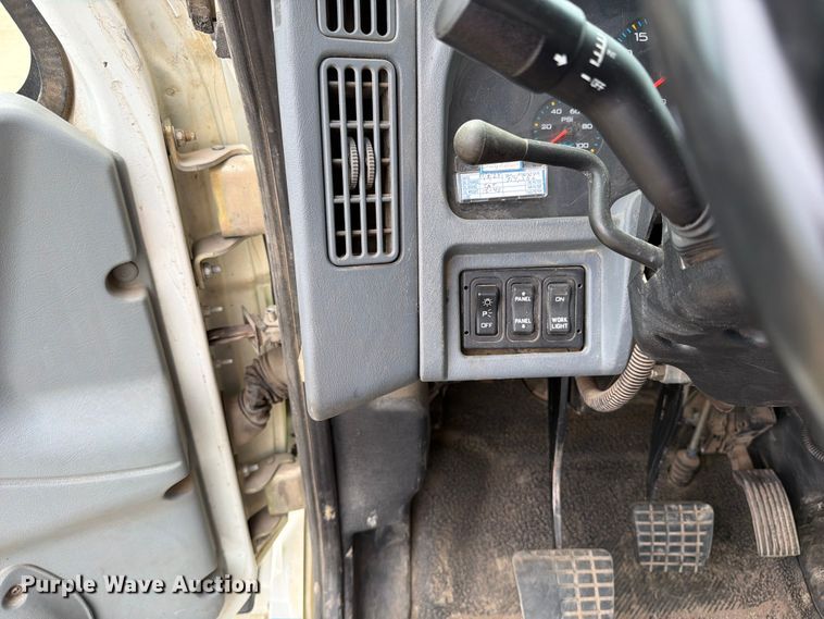 image for item FK0234 2007 International 4200 utility / service truck
