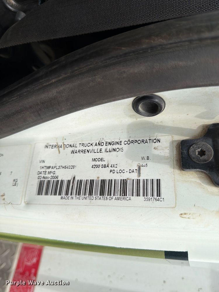 image for item FK0234 2007 International 4200 utility / service truck