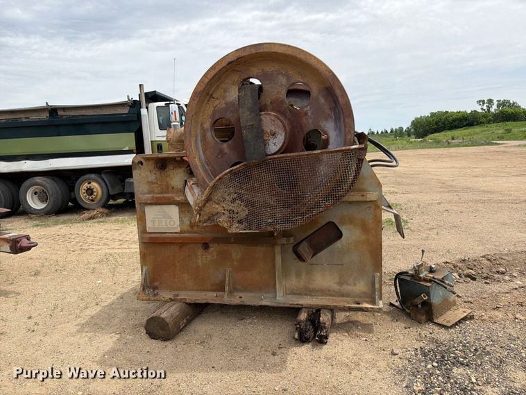 image for item FK0237 2003 Trio jaw crusher