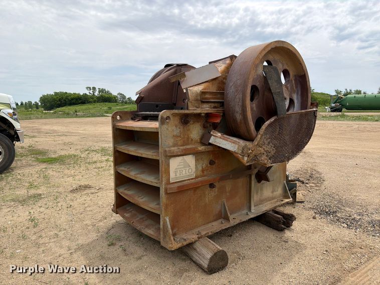 image for item FK0237 2003 Trio jaw crusher