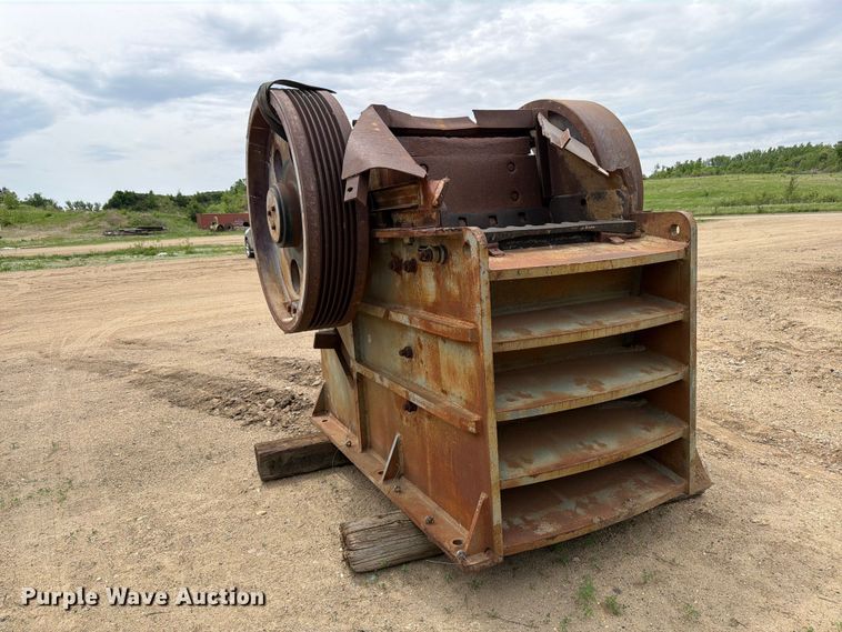 image for item FK0237 2003 Trio jaw crusher