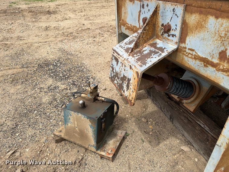 image for item FK0237 2003 Trio jaw crusher