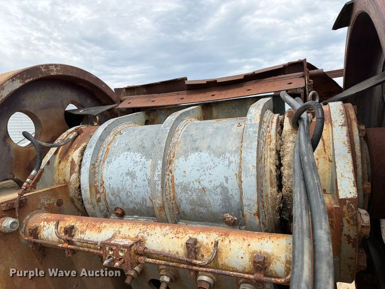 image for item FK0237 2003 Trio jaw crusher