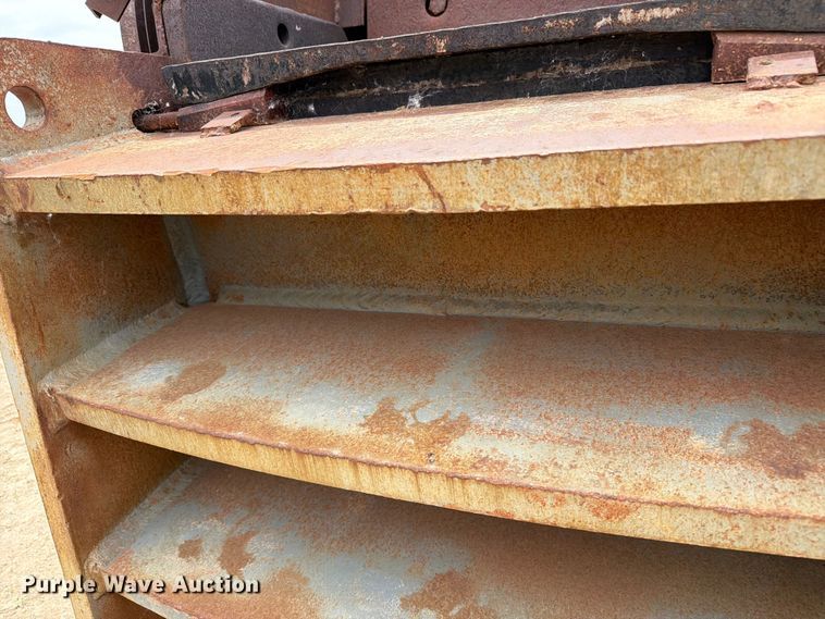 image for item FK0237 2003 Trio jaw crusher